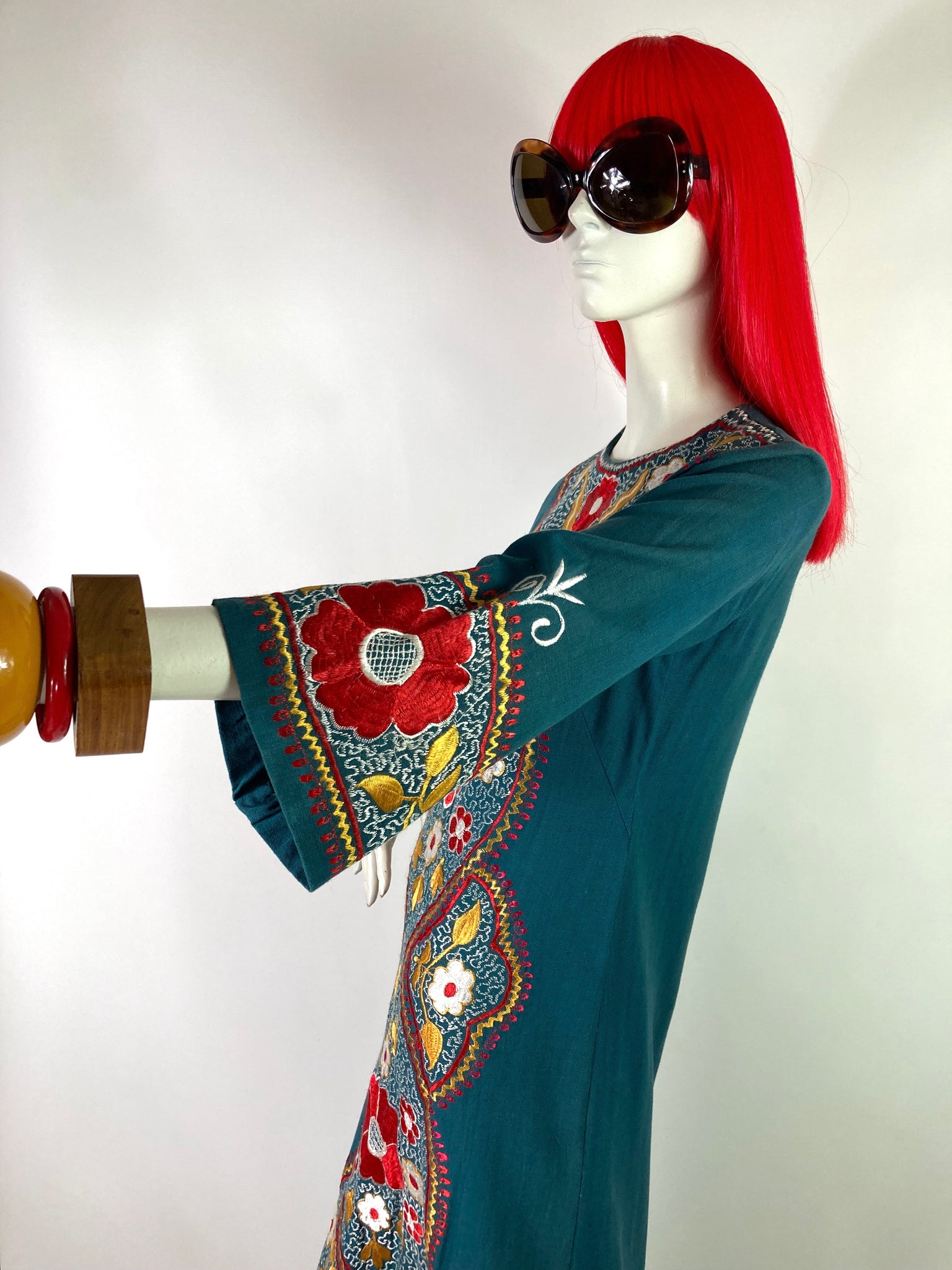 1960s embroidered Souk cotton kaftan / Hippie / Festival / Woodstock / Top of the Shops Boutique 1960s embroidered Souk cotton kaftan / Hippie / Festival / Woodstock / Top of the Shops Boutique
