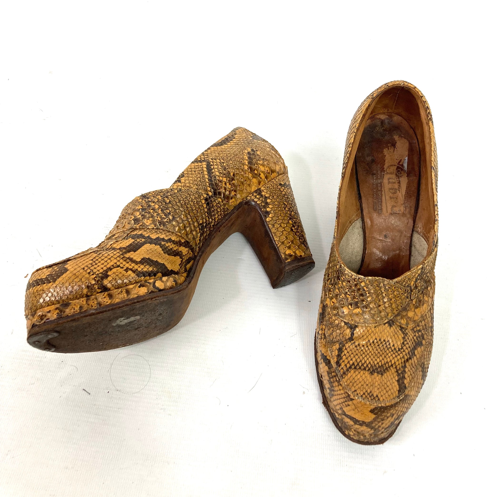 Vintage 1950s Rhodes Brown Snake Skin offers Pumps- 7